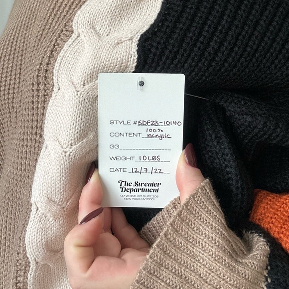 Oversized Color Block Chunky Knit Sweater With Braid Detail - Picture 7 of 9